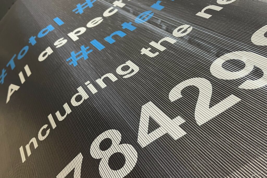 Mesh Banner